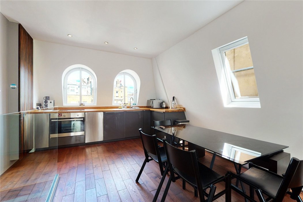 2 bedroom Flat for sale in Mayfair,London - Image 3