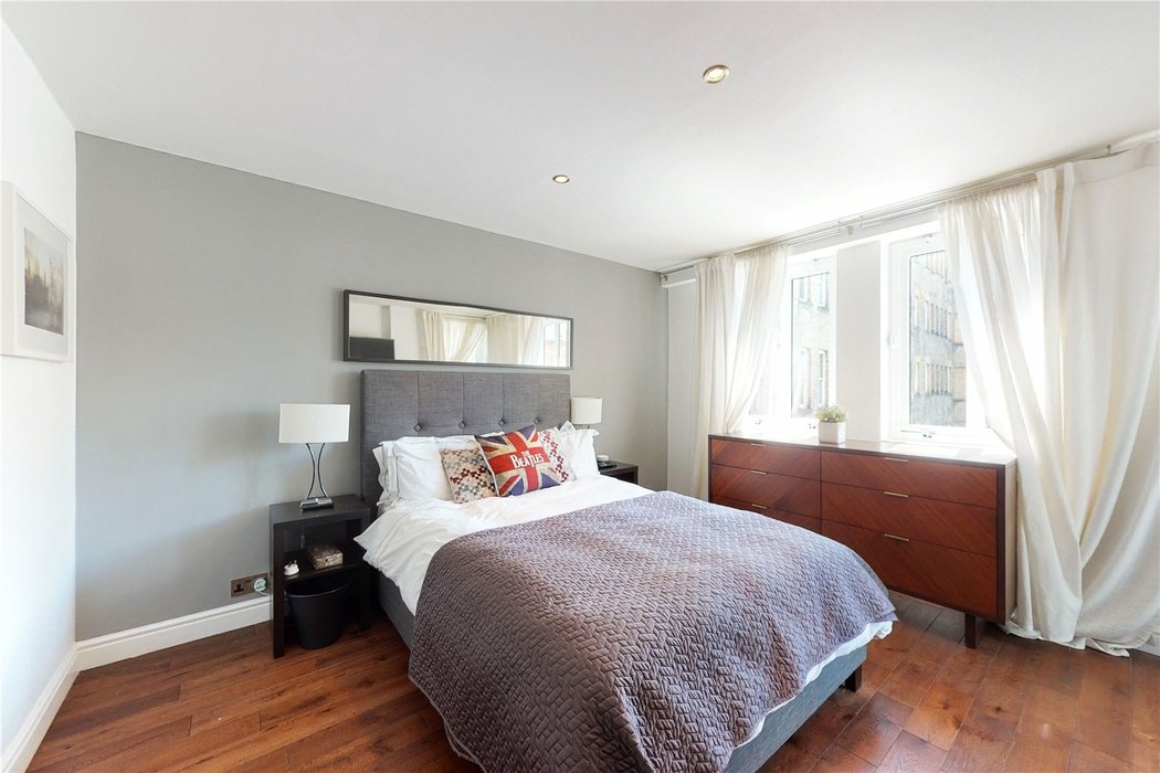 2 bedroom Flat for sale in Mayfair,London - Image 5