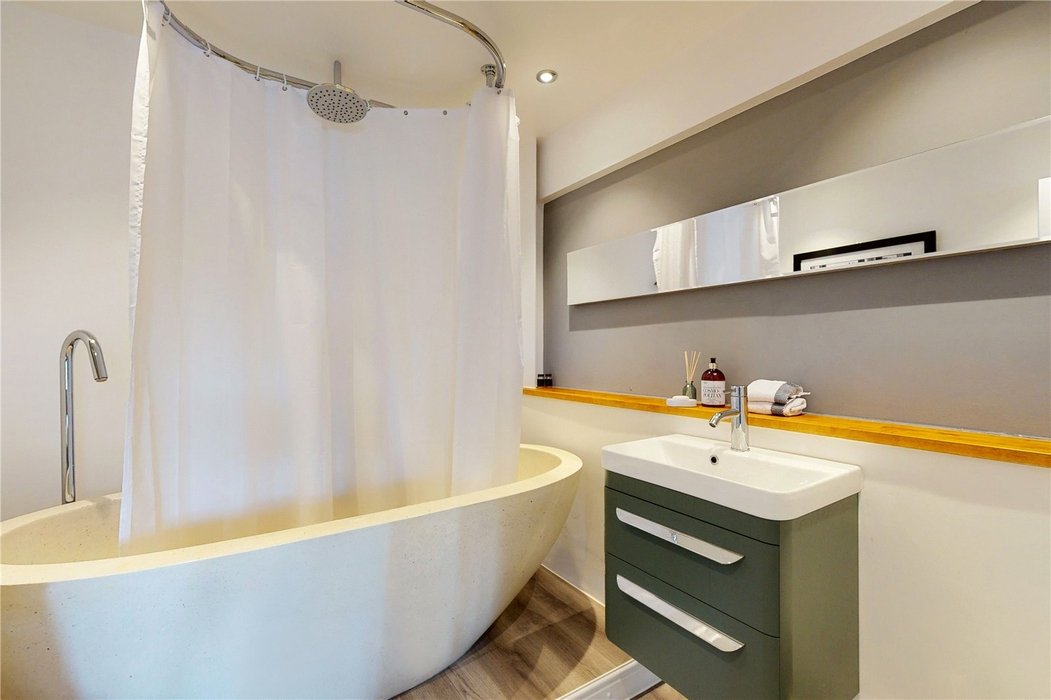 2 bedroom Flat for sale in Mayfair,London - Image 6
