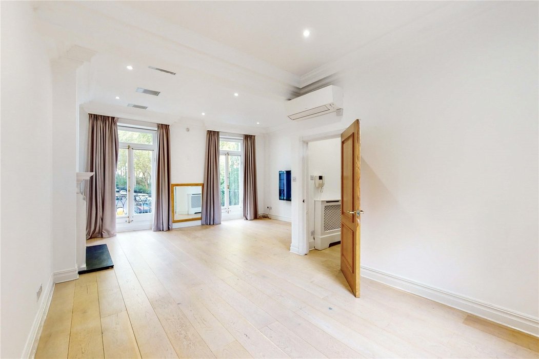 3 bedroom Property for sale in Marylebone,London - Image 3