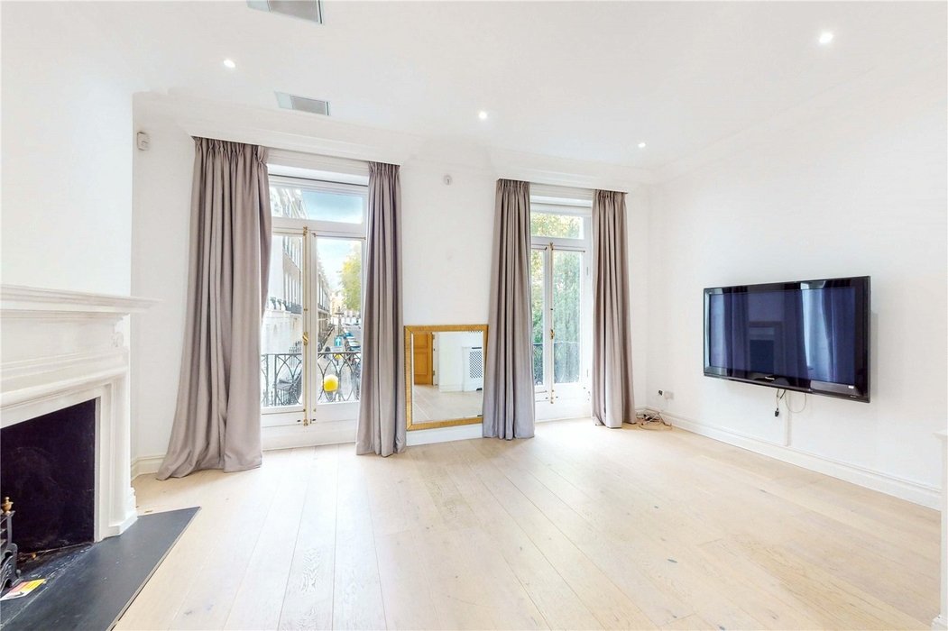 3 bedroom Property for sale in Marylebone,London - Image 2
