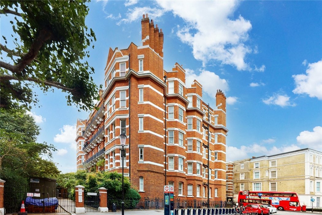 2 bedroom Flat for sale in Earls Court,London - Image 1