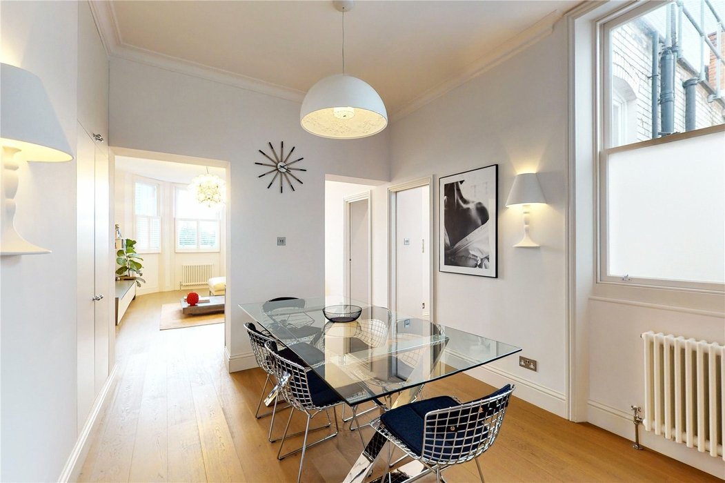 2 bedroom Flat for sale in Earls Court,London - Image 5