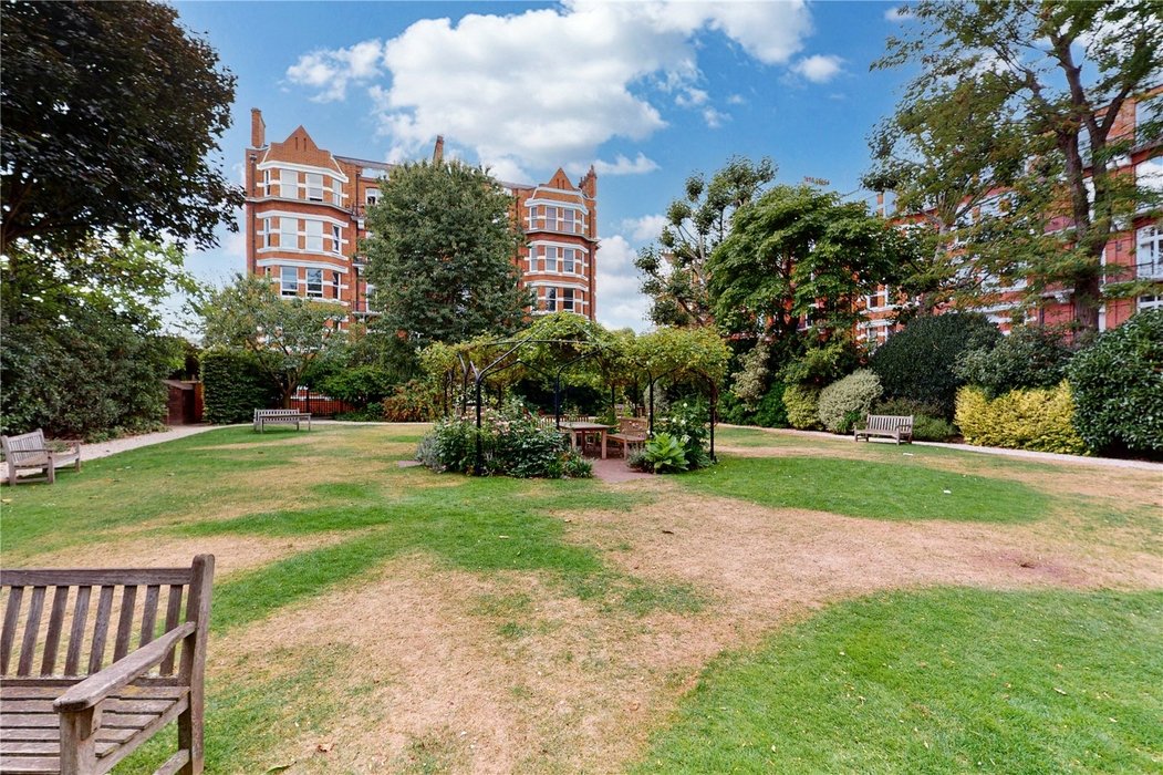 2 bedroom Flat for sale in Earls Court,London - Image 12