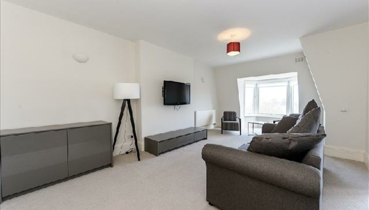 4 bedroom Flat to let in St Johns Wood,London - Image 2