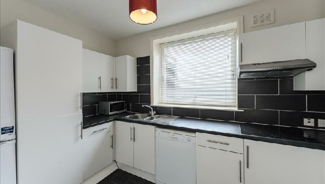4 bedroom Flat to let in St Johns Wood,London - Image 3