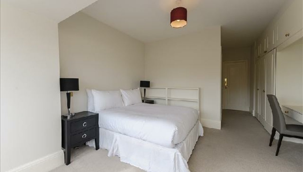 4 bedroom Flat to let in St Johns Wood,London - Image 8