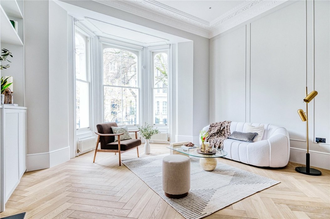 2 bedroom Flat for sale in Chelsea,London - Image 3