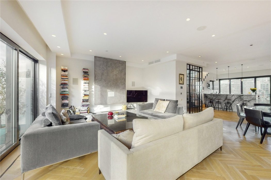 2 bedroom Flat for sale in Victoria,London - Image 6