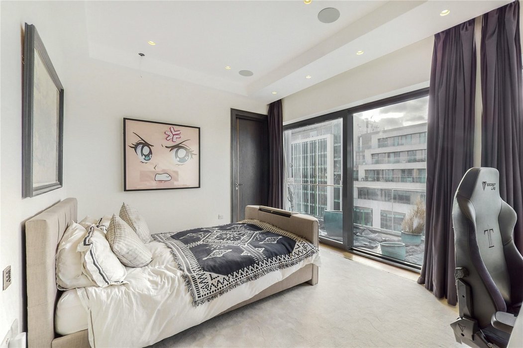 2 bedroom Flat for sale in Victoria,London - Image 9