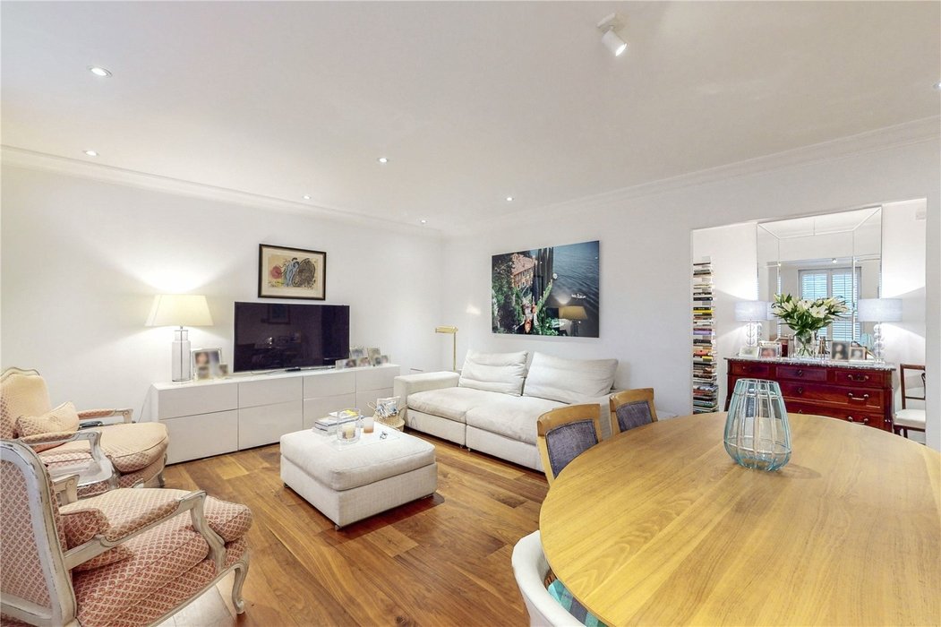 2 bedroom Flat for sale in 93 Ebury Bridge Road,London - Image 3