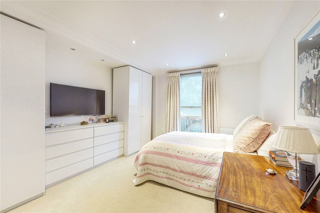2 bedroom Flat for sale in 93 Ebury Bridge Road,London - Image 9