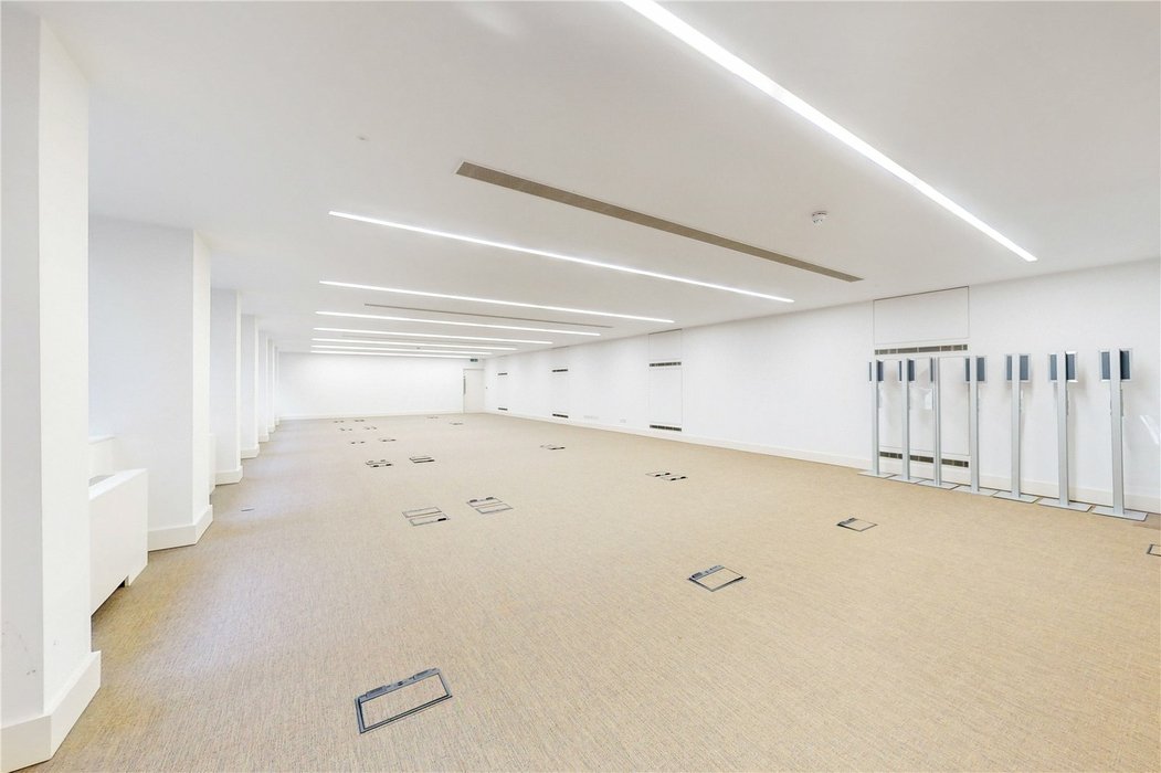  Office to let in Mayfair,London - Image 3
