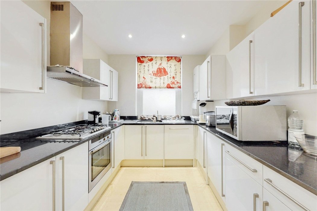 2 bedroom Flat sold in Marylebone - Image 2