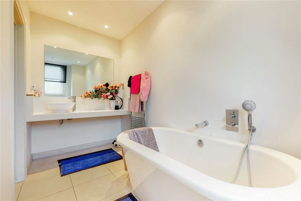 2 bedroom Flat sold in Marylebone - Image 5