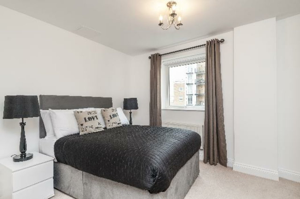 2 bedroom Flat let in Regents Park,London - Image 3