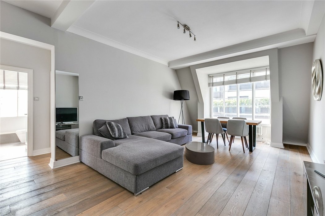 2 bedroom Flat for sale in Knightsbridge,London - Image 2