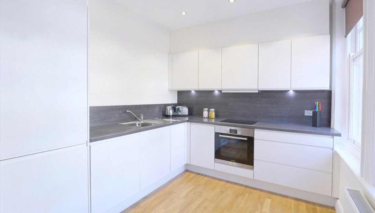 3 bedroom Flat to let in Hammersmith,London - Image 2