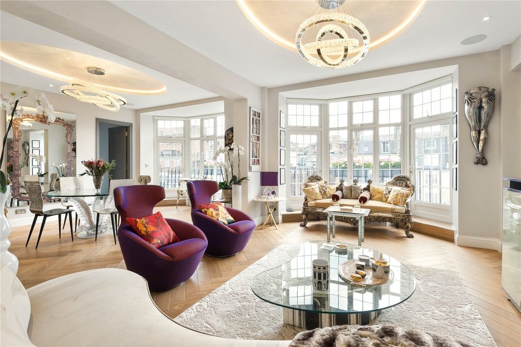 2 bedroom Flat for sale in Mayfair,London - Image 1