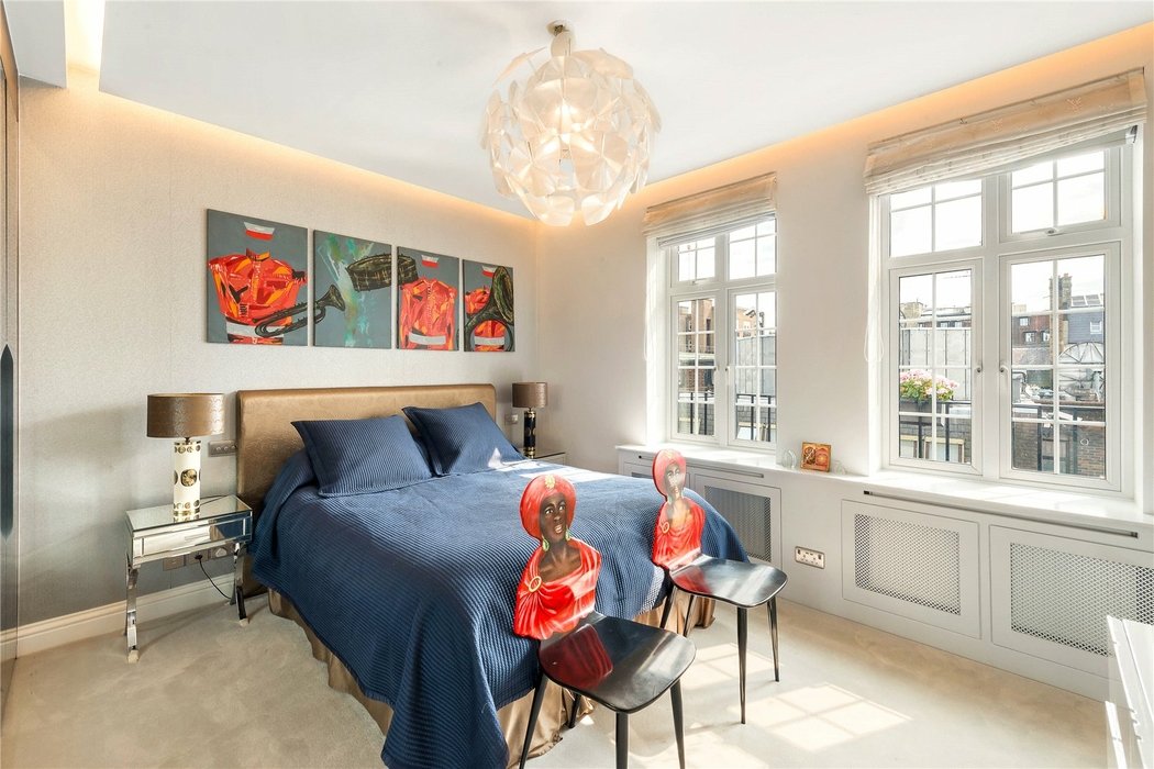 2 bedroom Flat for sale in Mayfair,London - Image 8