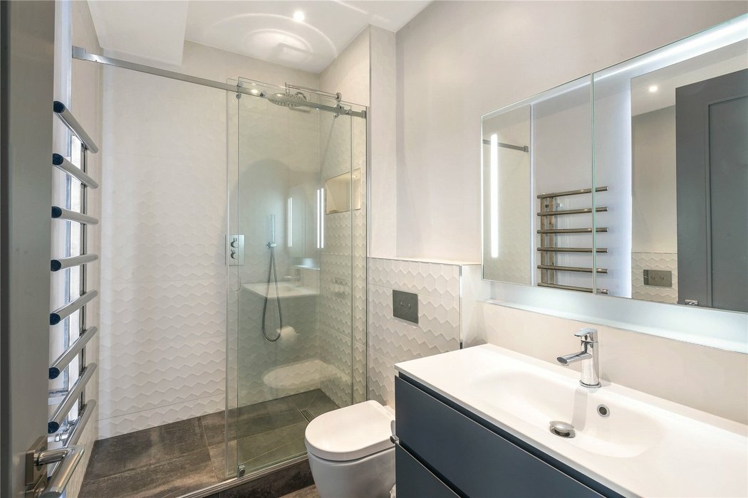 2 bedroom Flat for sale in Mayfair,London - Image 10