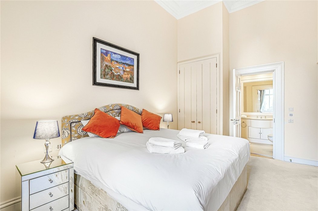 2 bedroom Flat to let in Mayfair,London - Image 13