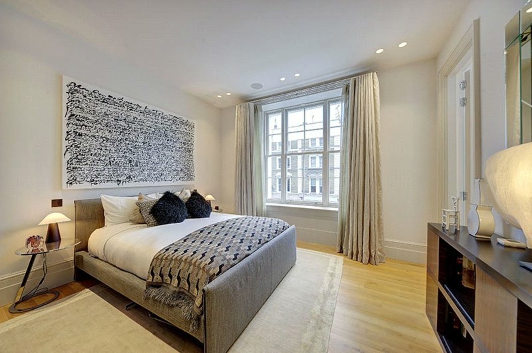 3 bedroom Flat / Apartment,Conversion for sale in Westbourne Grove,London - Image 9