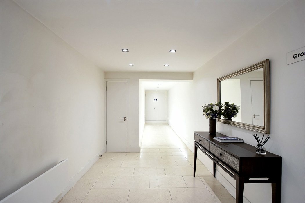 3 bedroom Flat new instruction in Mayfair,London - Image 19