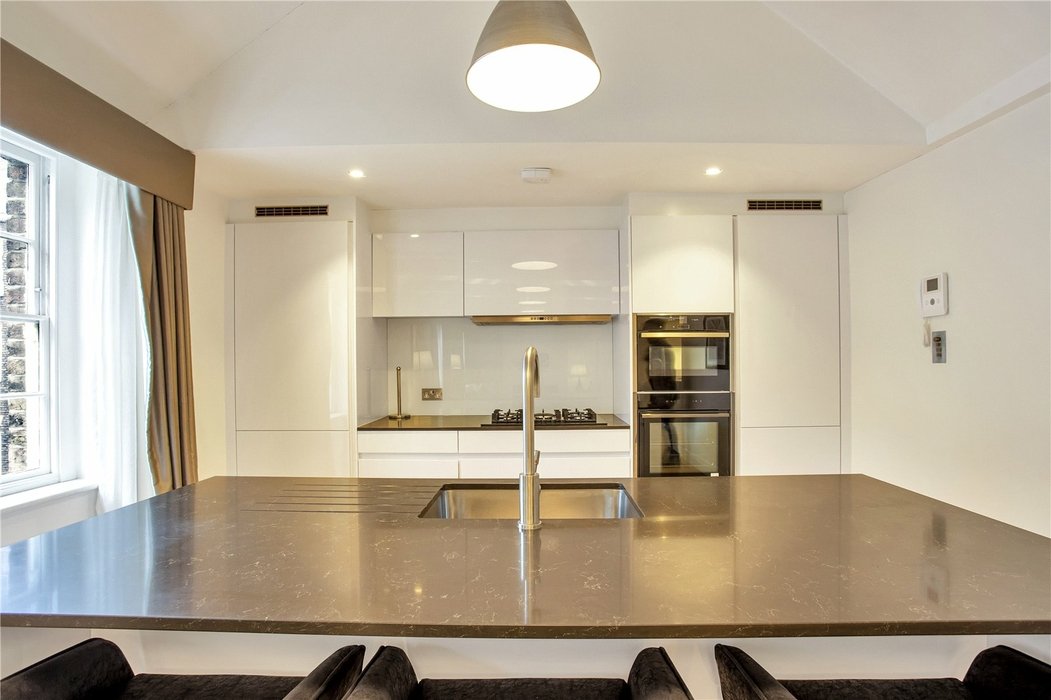 3 bedroom Flat new instruction in Mayfair,London - Image 6