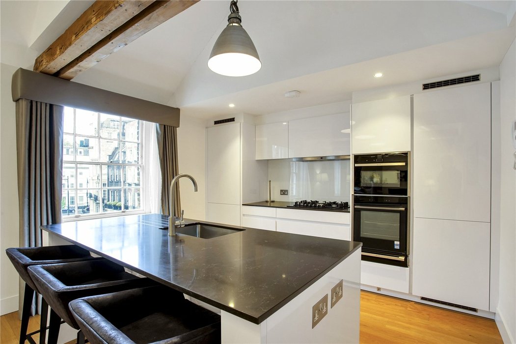 3 bedroom Flat new instruction in Mayfair,London - Image 8