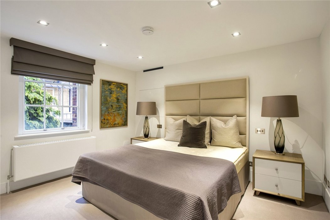 3 bedroom Flat new instruction in Mayfair,London - Image 18