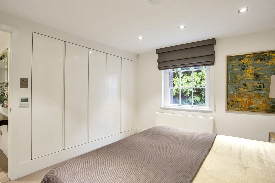 3 bedroom Flat new instruction in Mayfair,London - Image 15