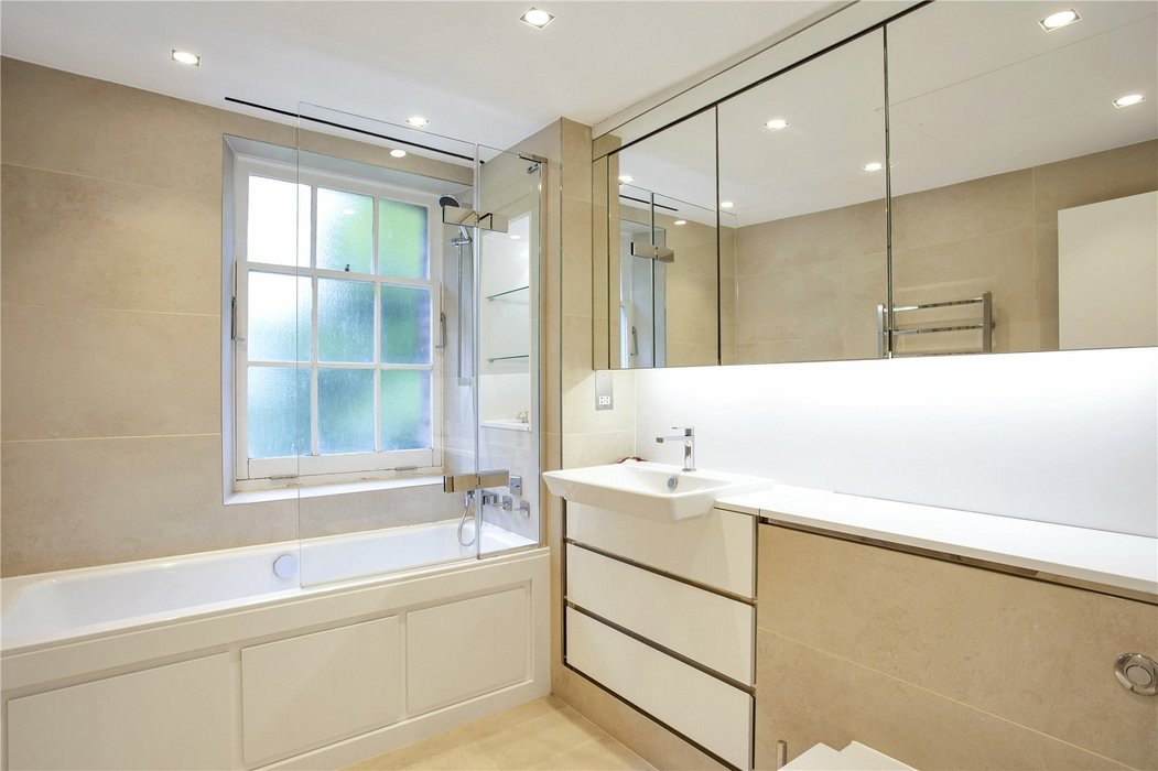3 bedroom Flat new instruction in Mayfair,London - Image 23