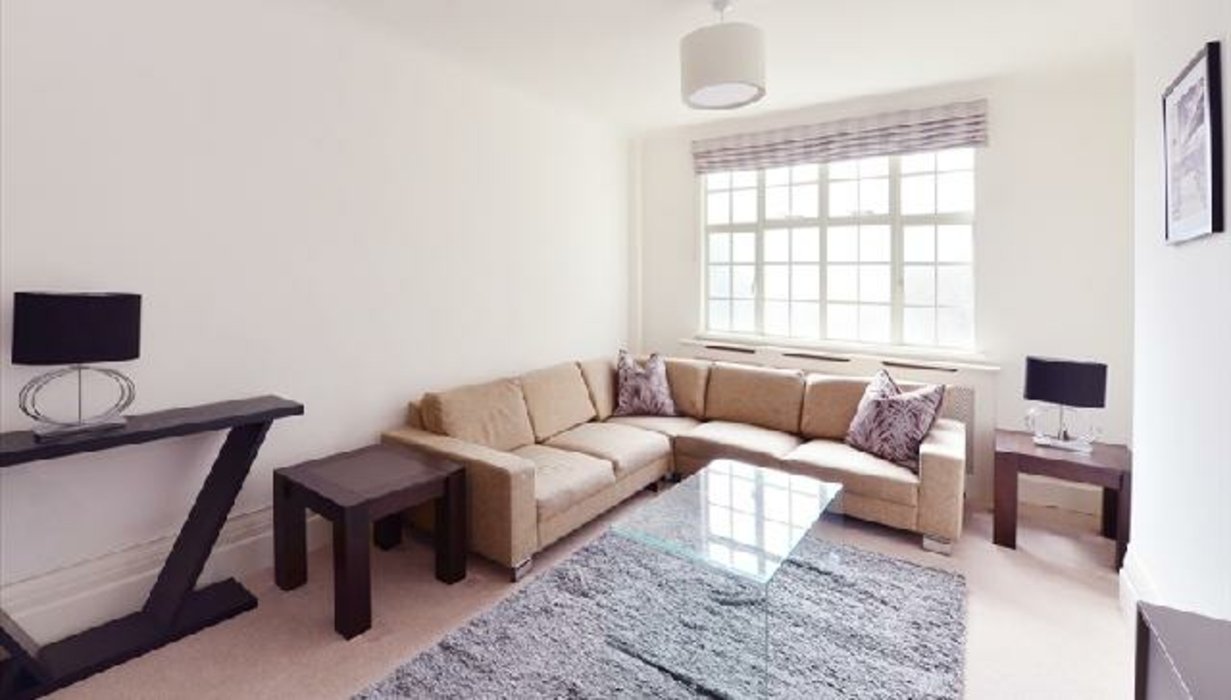5 bedroom Flat new instruction in St Johns Wood,London - Image 1