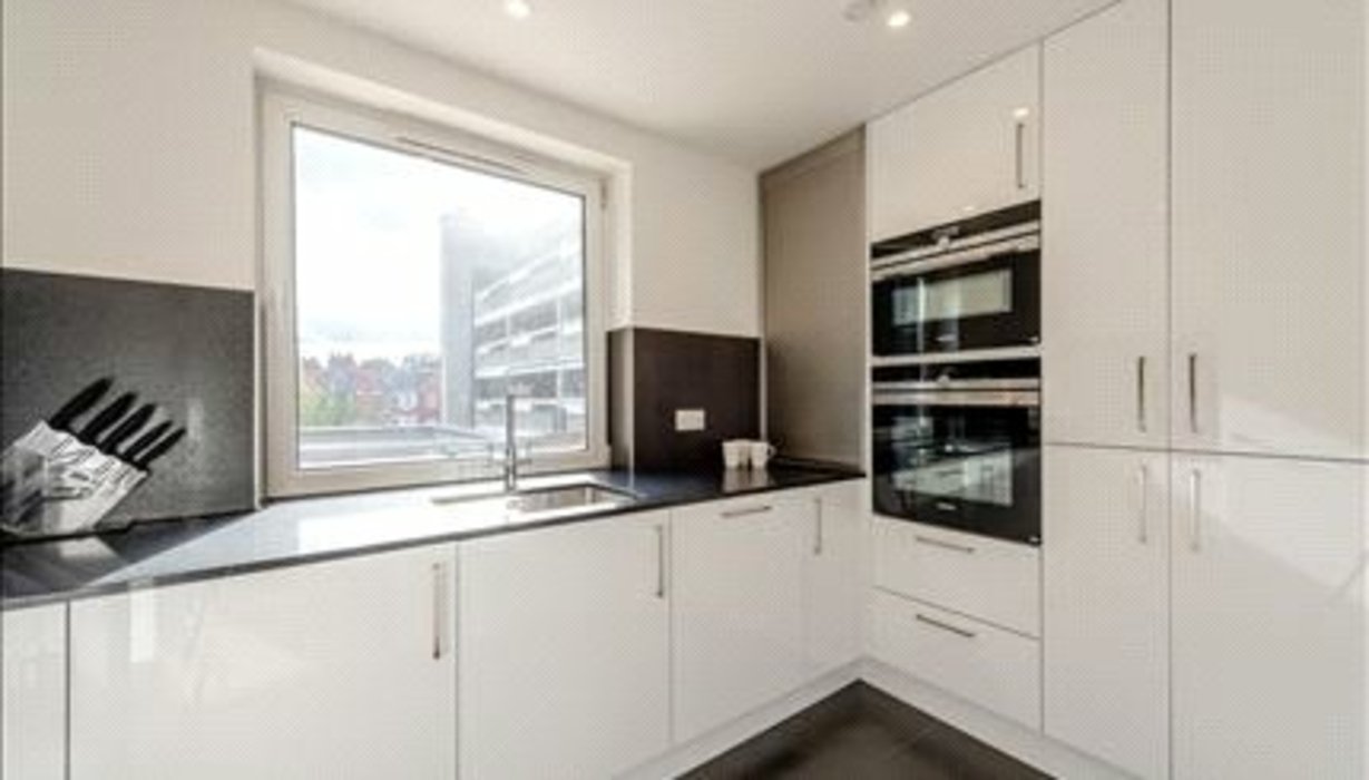 2 bedroom Property to let in Chelsea - Image 3