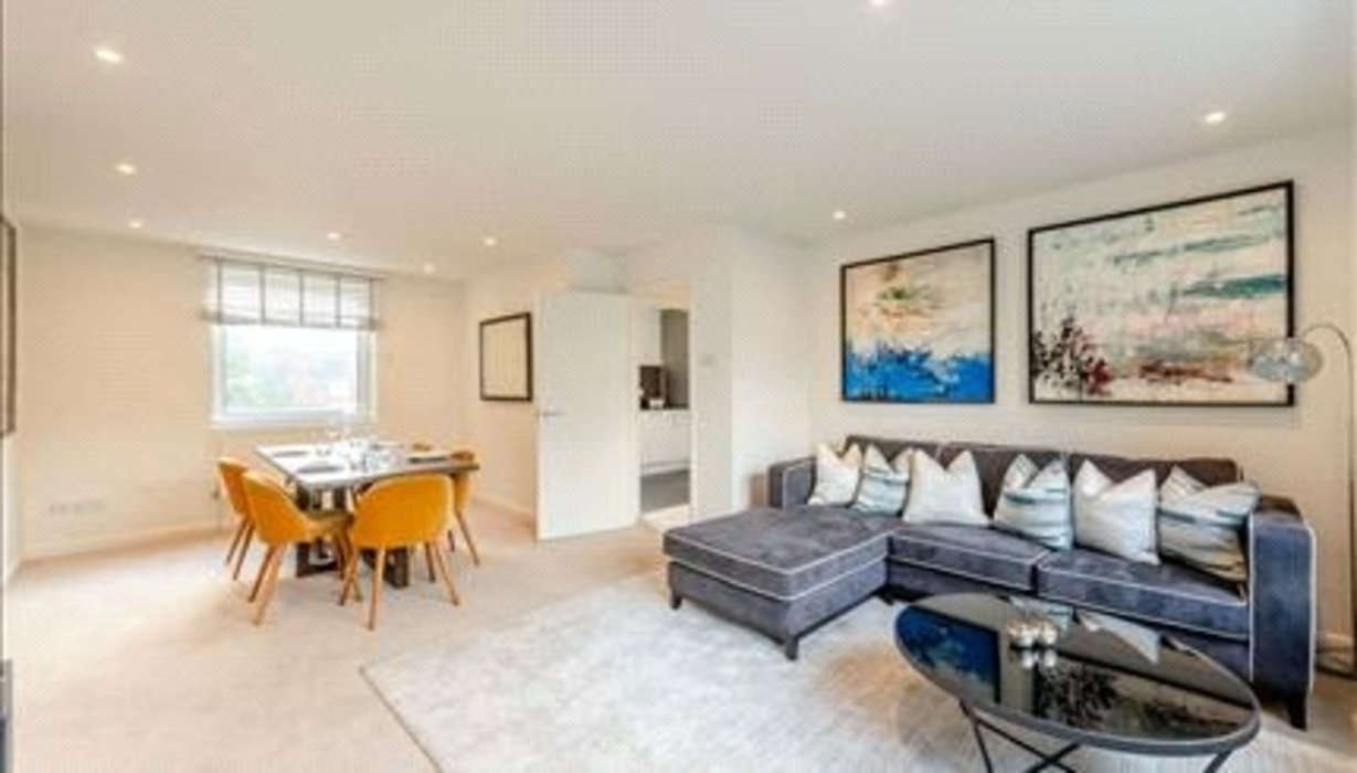 2 bedroom Property new instruction in Chelsea - Image 1
