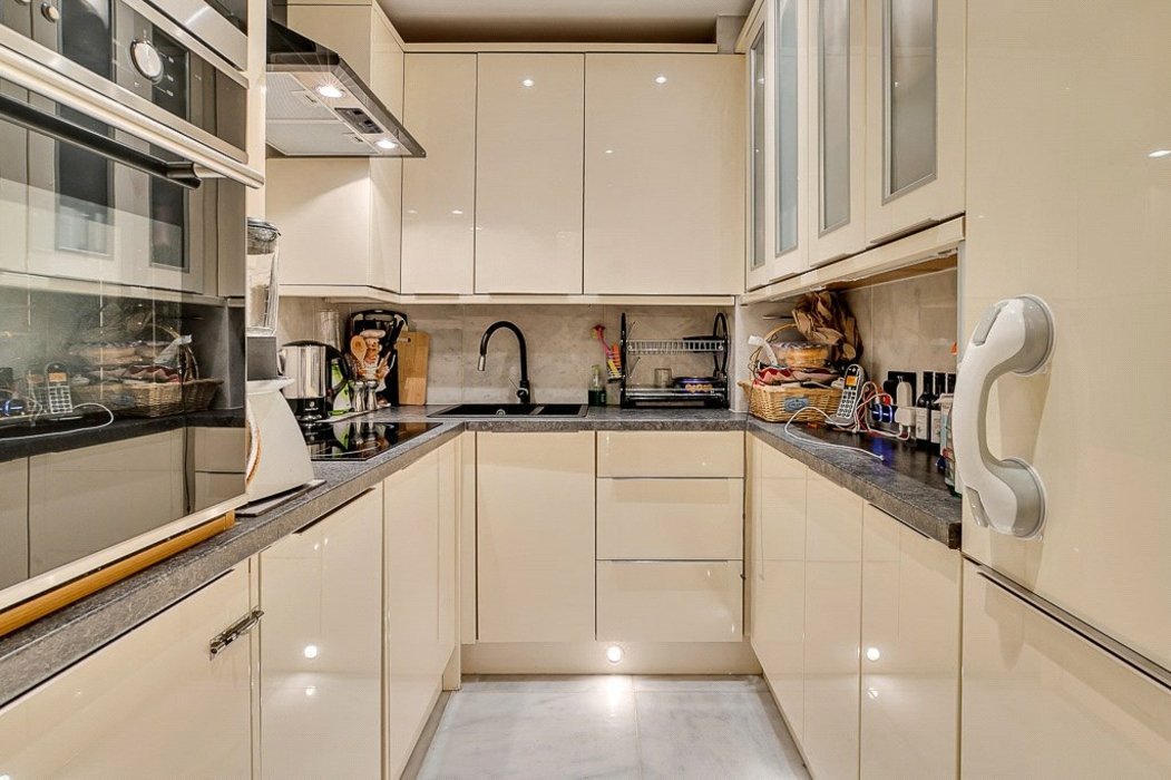 1 bedroom Flat for sale in Mayfair,London - Image 6