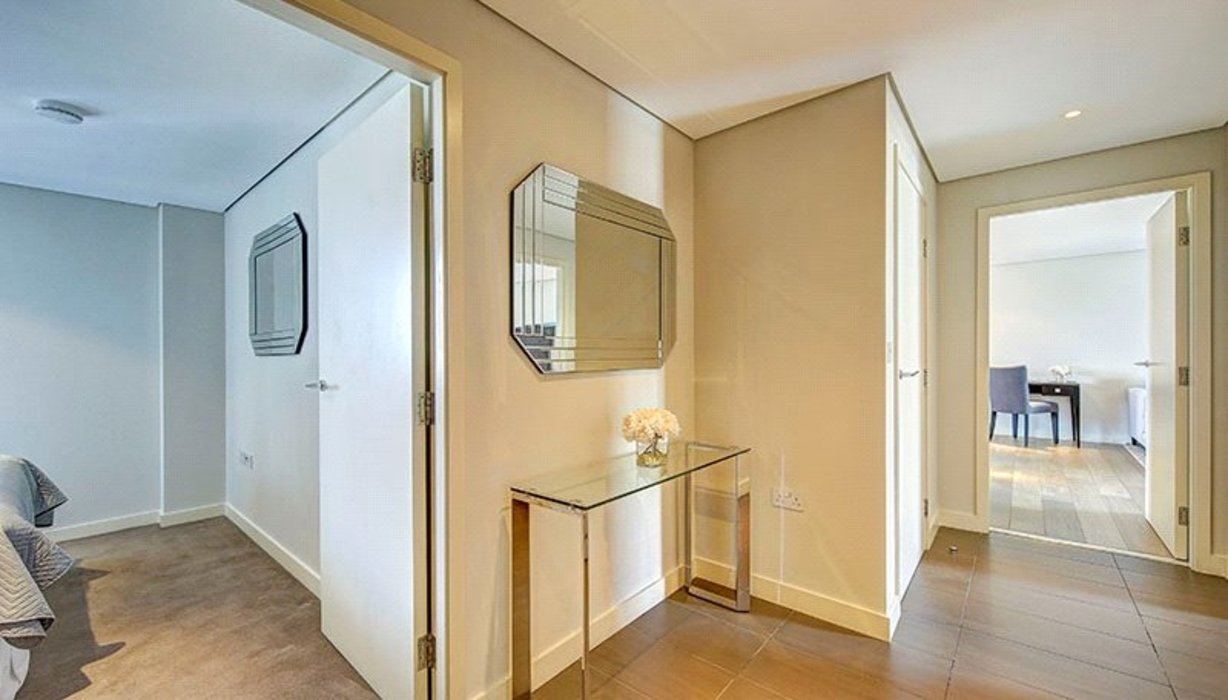 3 bedroom Flat new instruction in London - Image 5